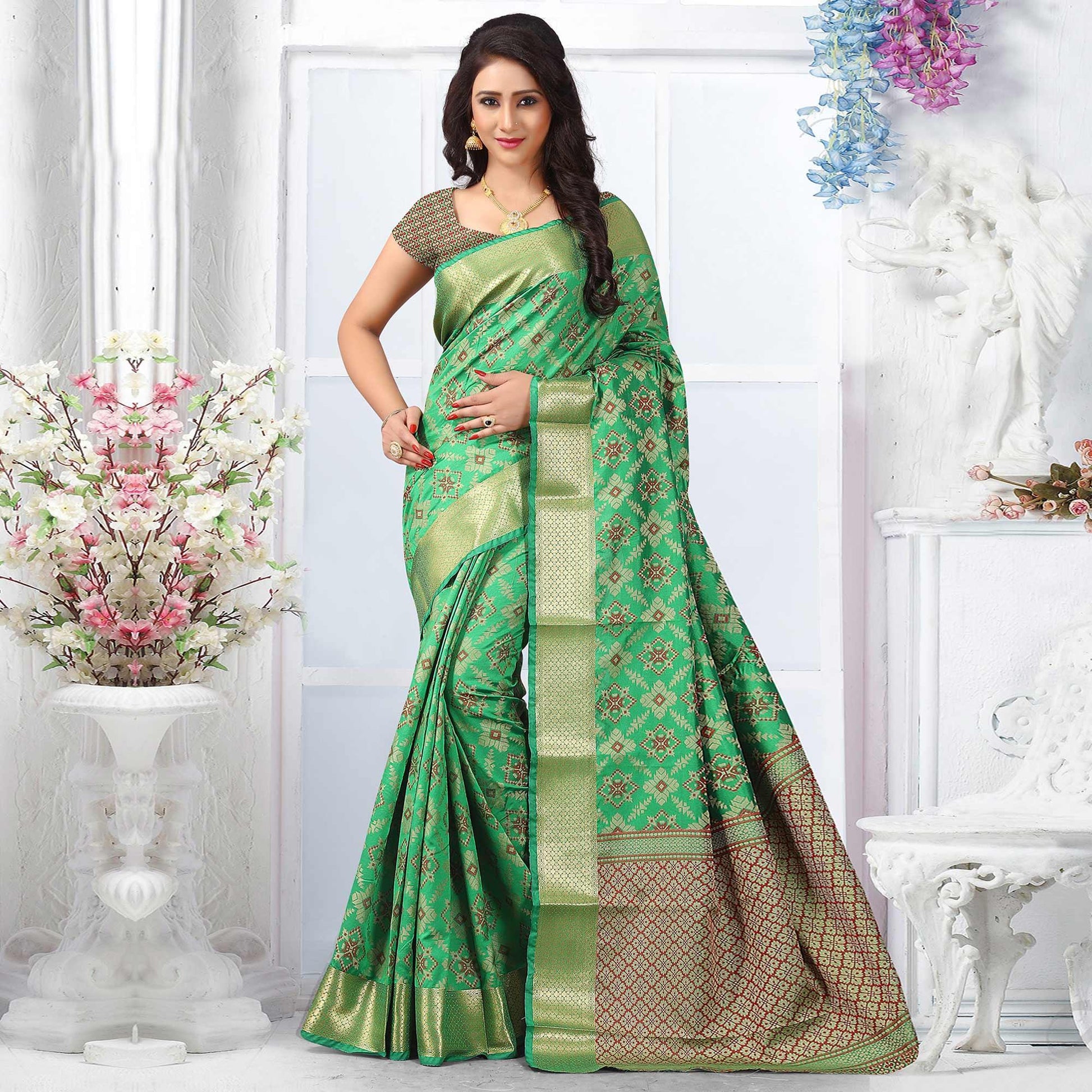 graceful-green-colored-festive-wear-woven-silk-saree-46970