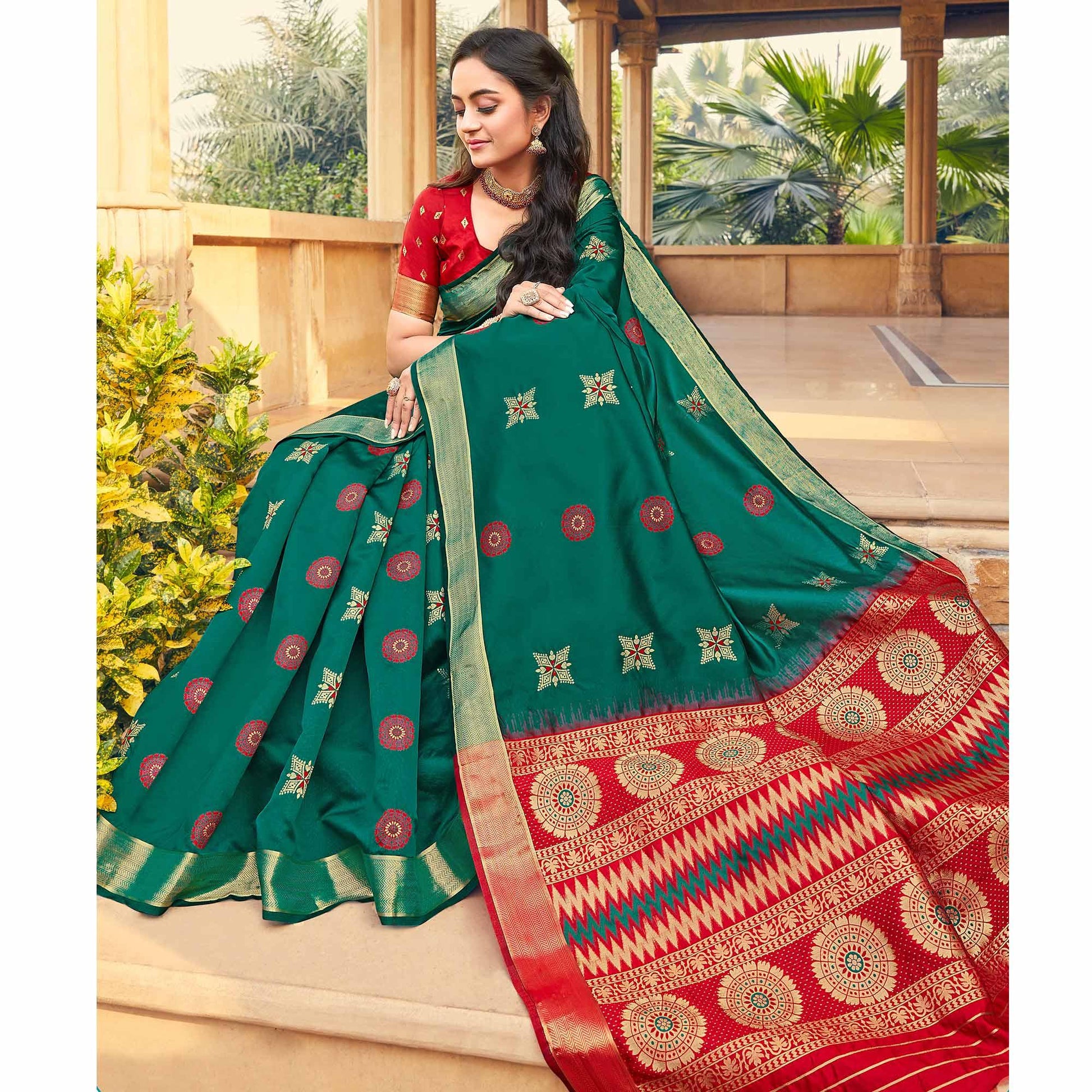 graceful-green-colored-festive-wear-woven-silk-saree-98579