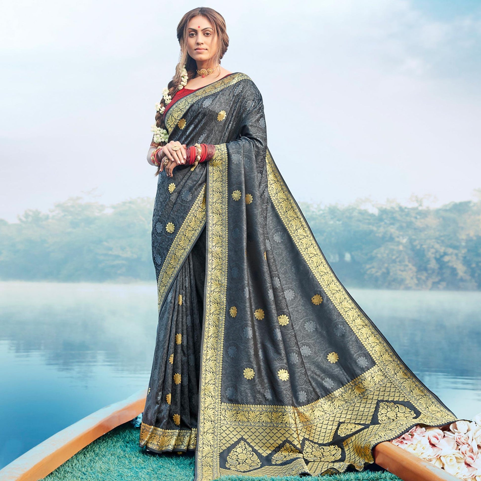 graceful-grery-colored-festive-wear-woven-banarasi-silk-saree-103618