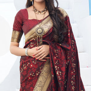 graceful-maroon-colored-festive-wear-woven-banarasi-silk-saree-79128