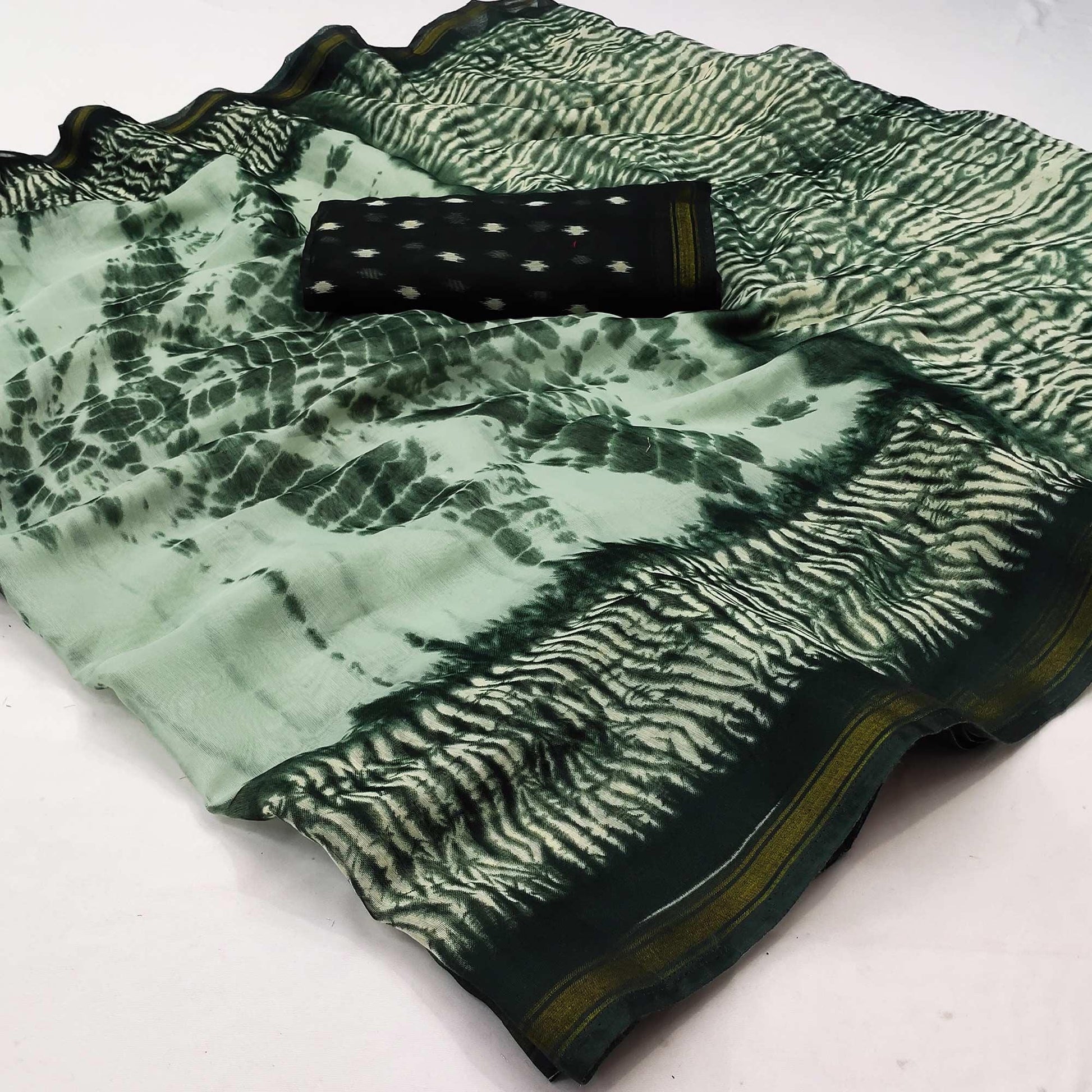 green-abstract-printed-pure-cotton-saree-144941