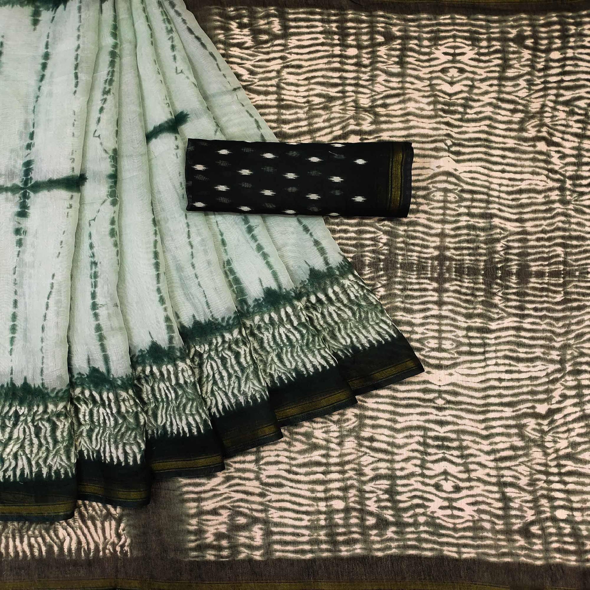 green-abstract-printed-pure-cotton-saree-144941