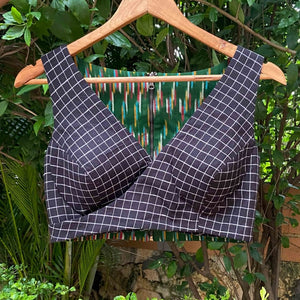 Green and Black Alat Palat