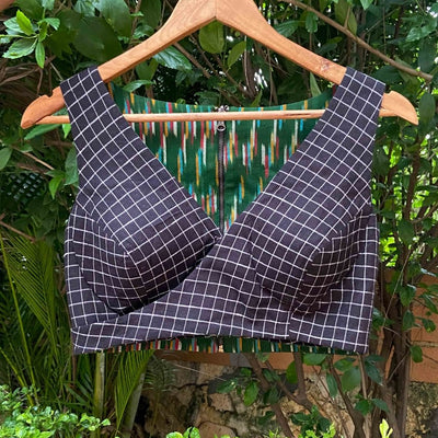 Green and Black Alat Palat
