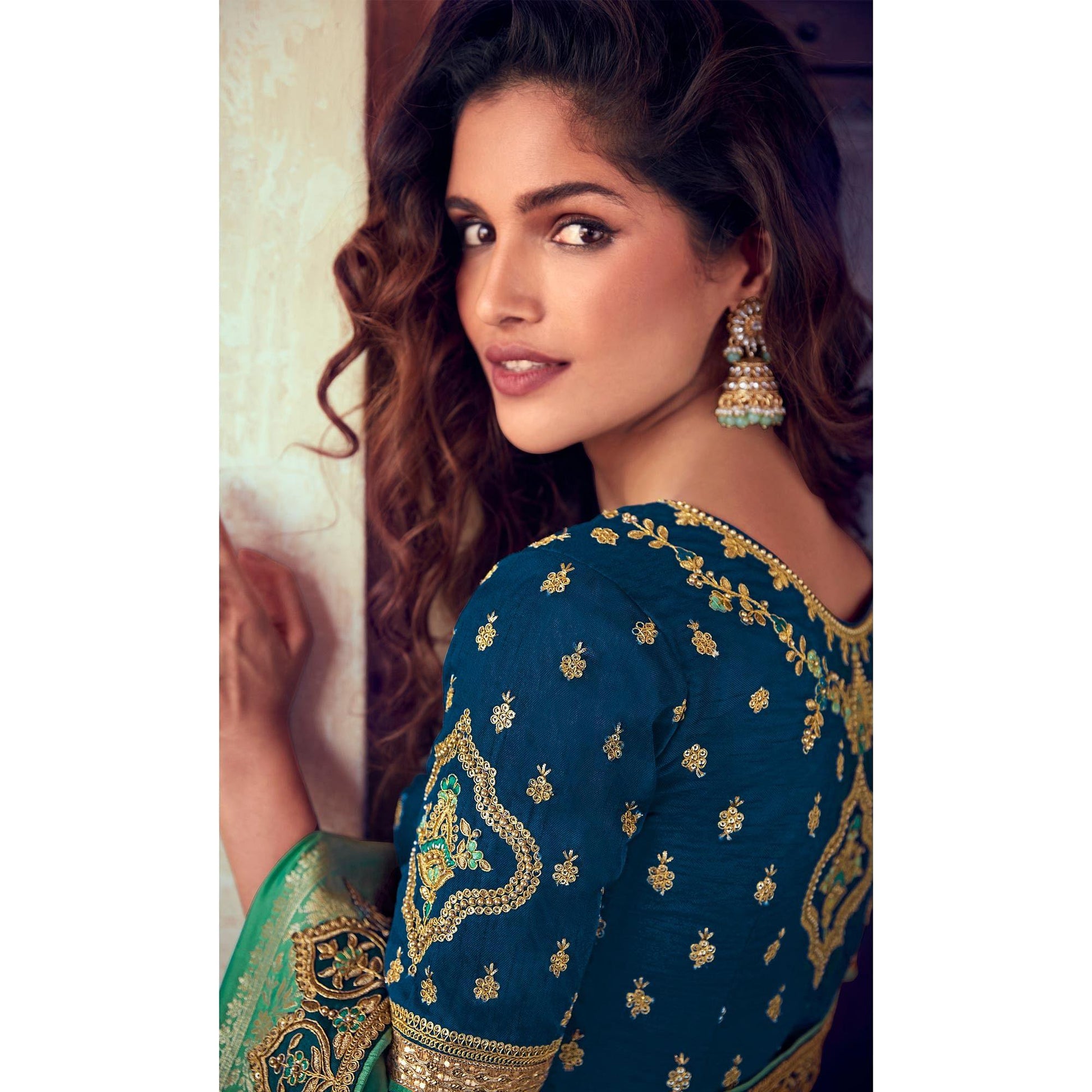 green-blue-wedding-wear-woven-embroidered-silk-lehenga-choli-126754