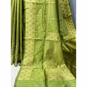 green-golden-woven-banarasi-silk-saree
