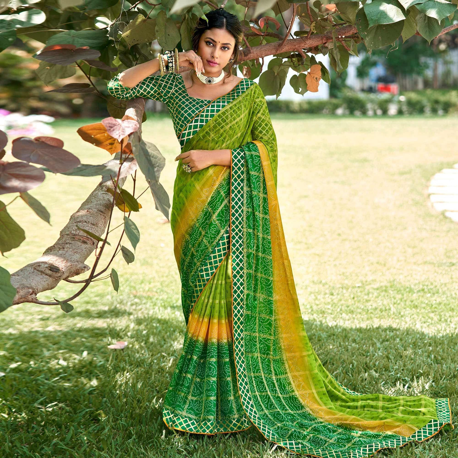 green-bandhani-printed-checks-weaving-chiffon-saree-143490