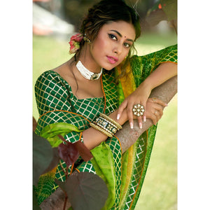 green-bandhani-printed-checks-weaving-chiffon-saree-143490