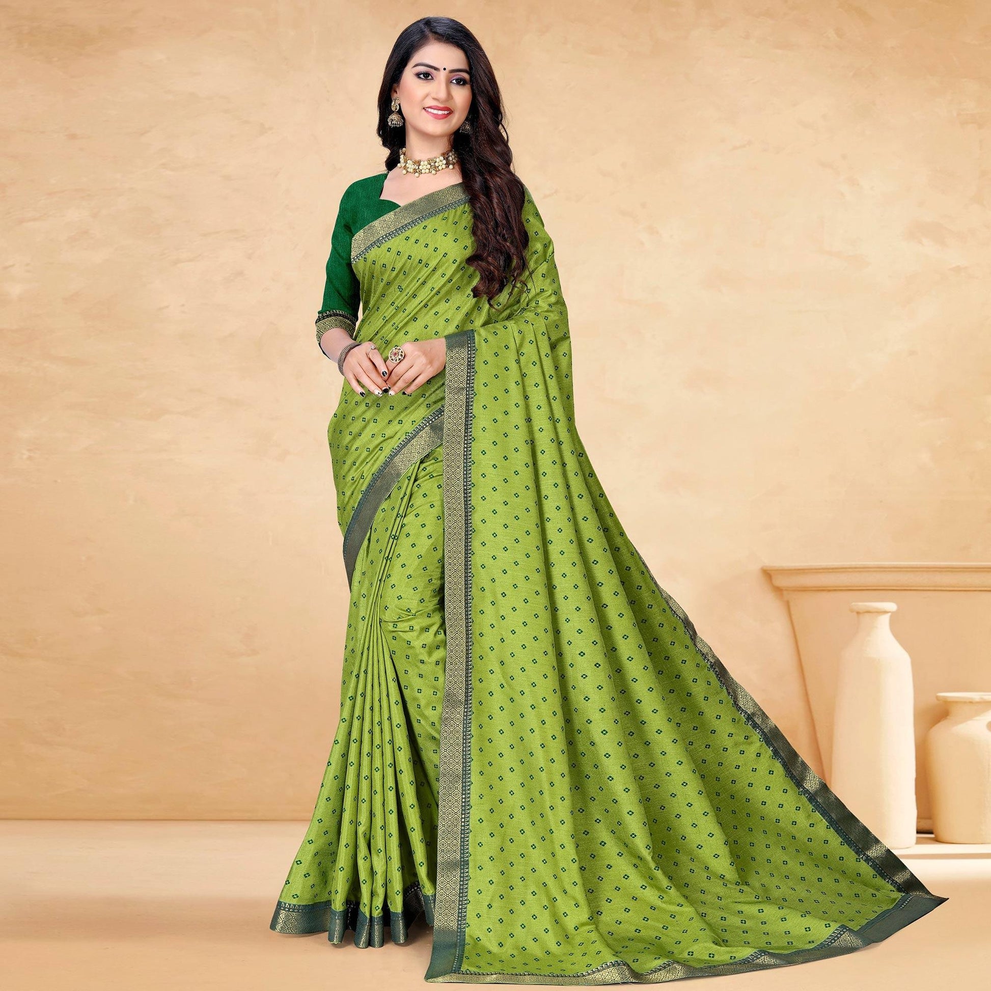 green-bandhani-printed-vichitra-silk-saree