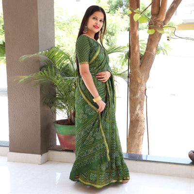 green-bandhani-printed-with-woven-border-tapetta-silk-saree