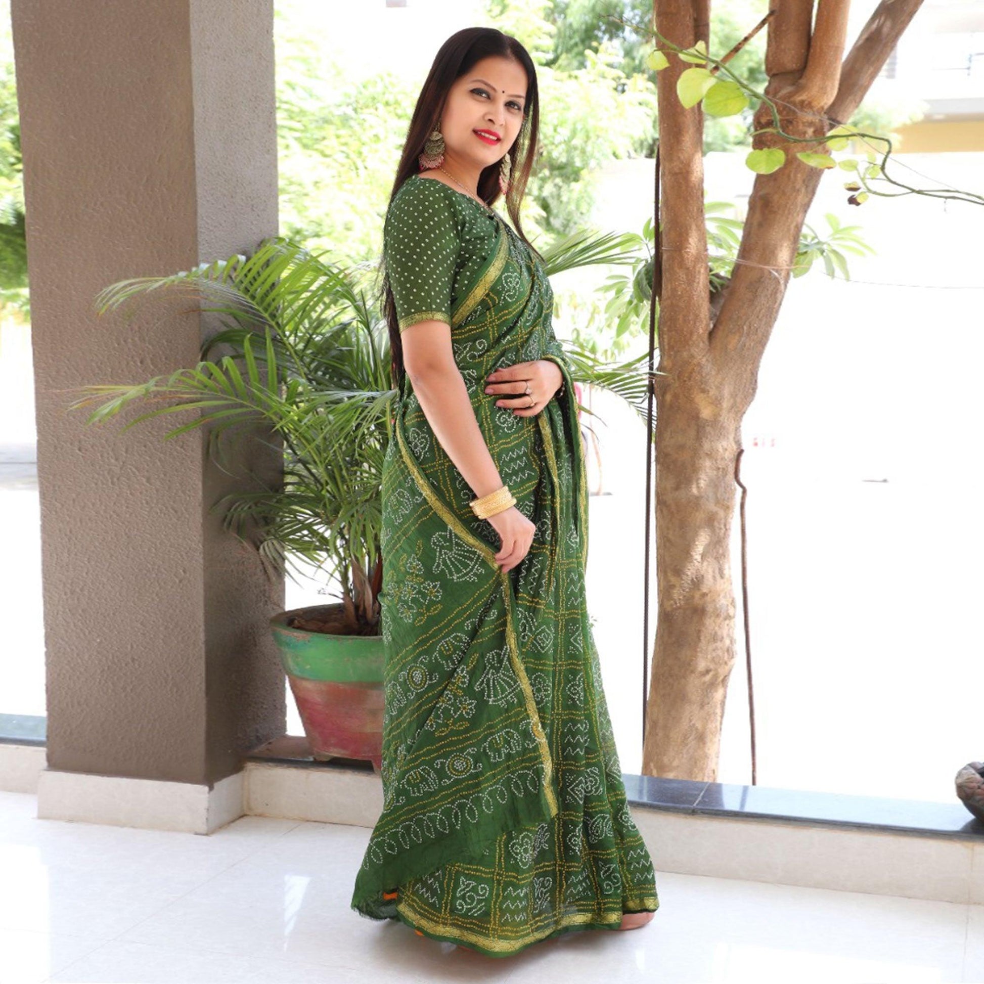 green-bandhani-printed-with-woven-border-tapetta-silk-saree