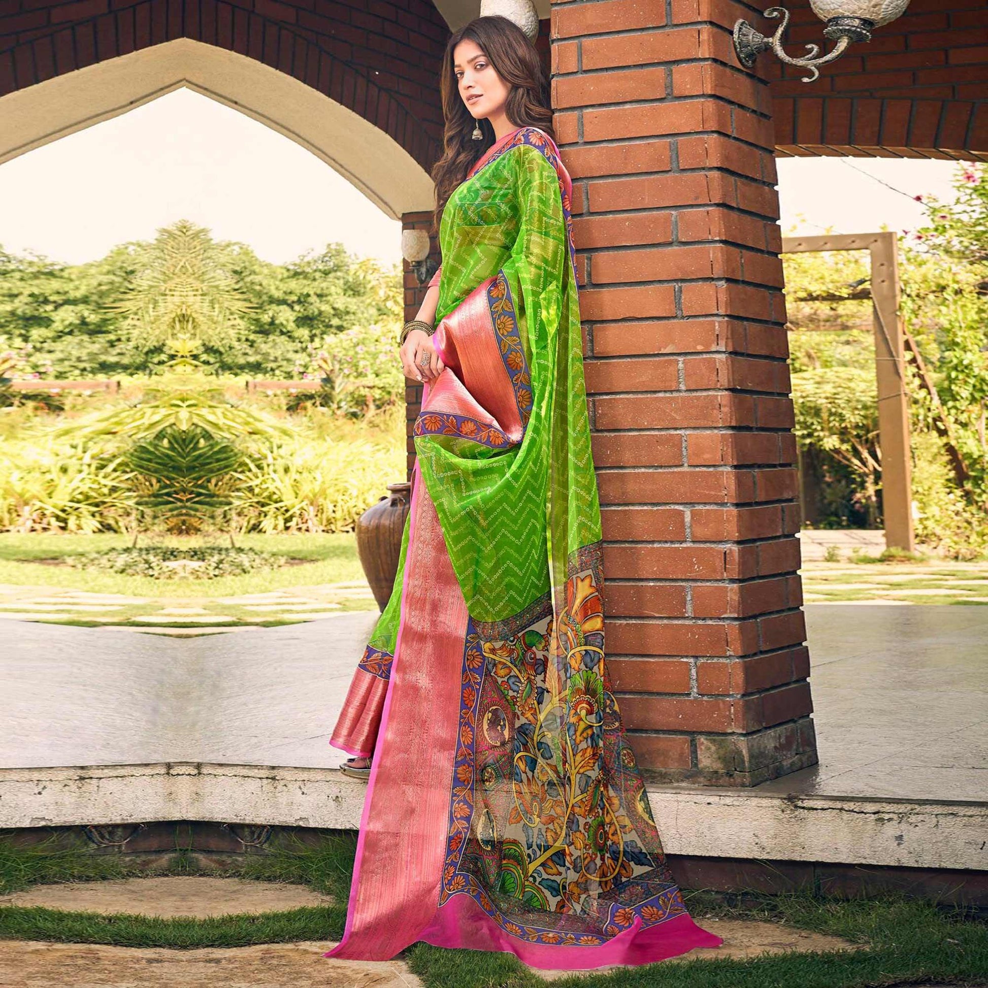 green-casual-wear-bandhej-printed-kalamkari-silk-saree-118851