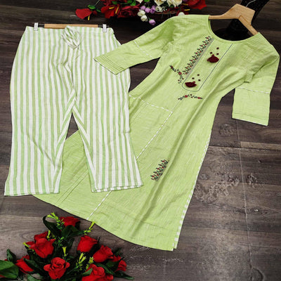 green-casual-wear-embroidered-cotton-kurti-pant-set-118686