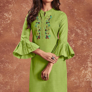 green-casual-wear-embroidered-cotton-kurti-140284