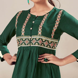 green-casual-wear-floral-embroidered-rayon-top-140350
