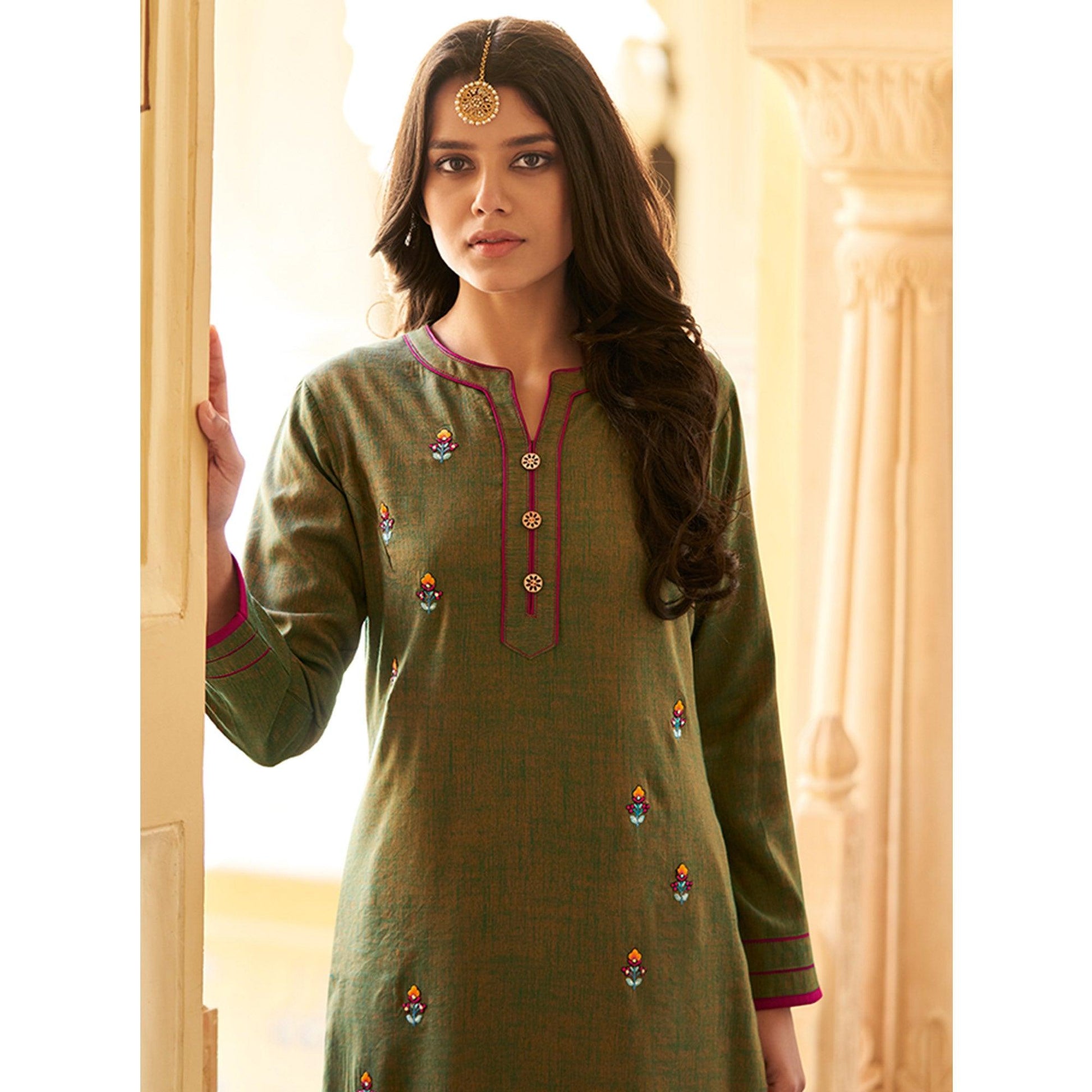 green-casual-wear-floral-embroidered-silk-two-tone-palazzo-suit-105655