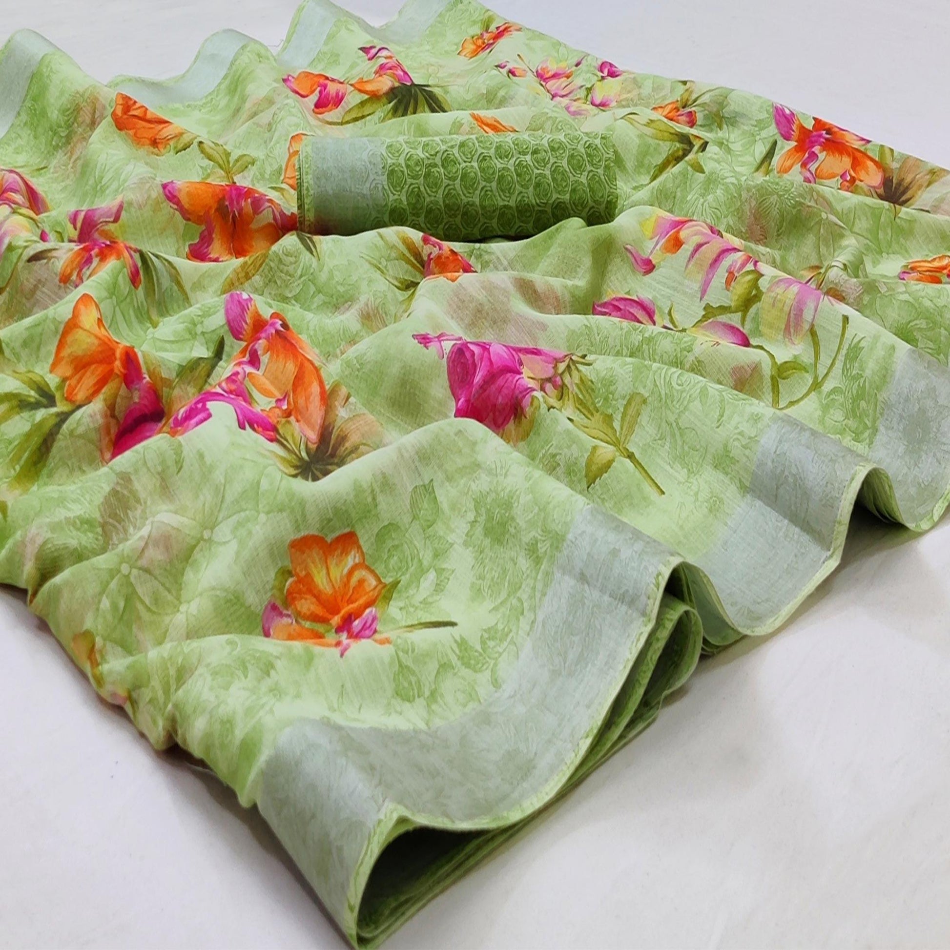 green-casual-wear-floral-mill-printed-cotton-saree-with-zari-border-134288