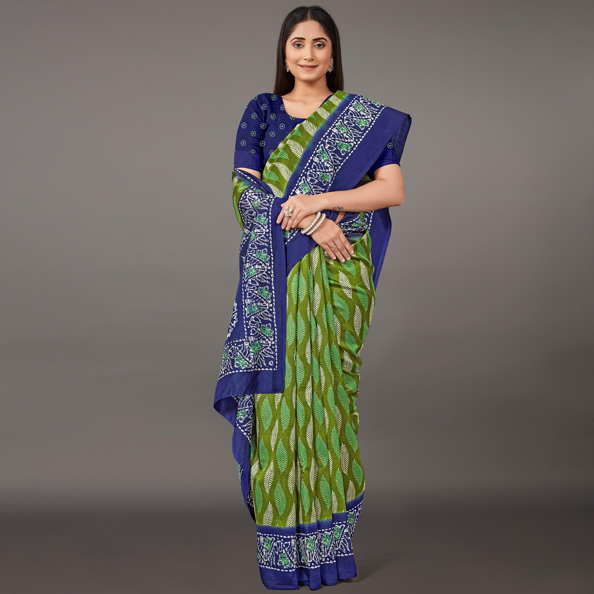 green-casual-wear-floral-printed-art-silk-saree-135415
