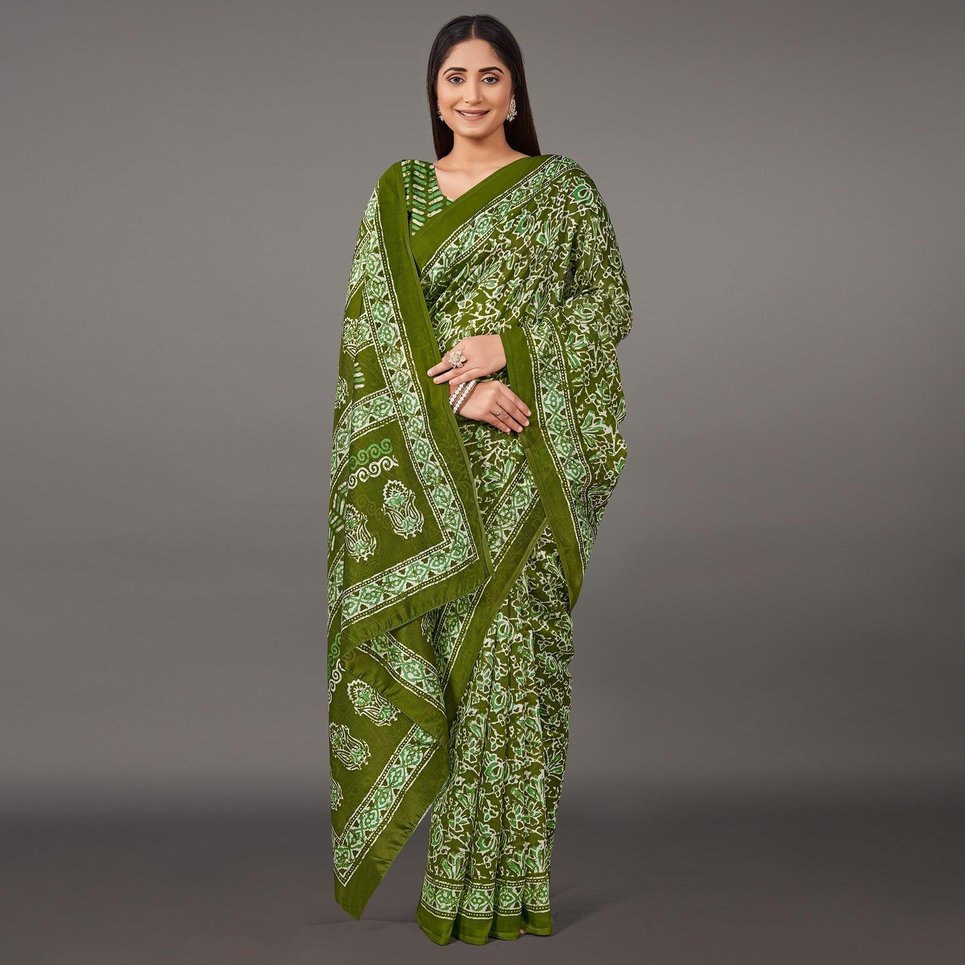 green-casual-wear-floral-printed-art-silk-saree-135419
