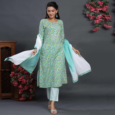 green-casual-wear-floral-printed-cotton-kurti-pant-set-with-dupatta-122047