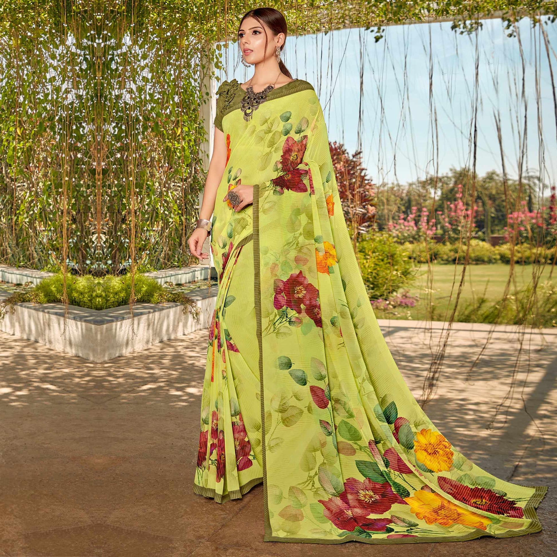 green-casual-wear-floral-printed-viscose-georgette-saree-112471
