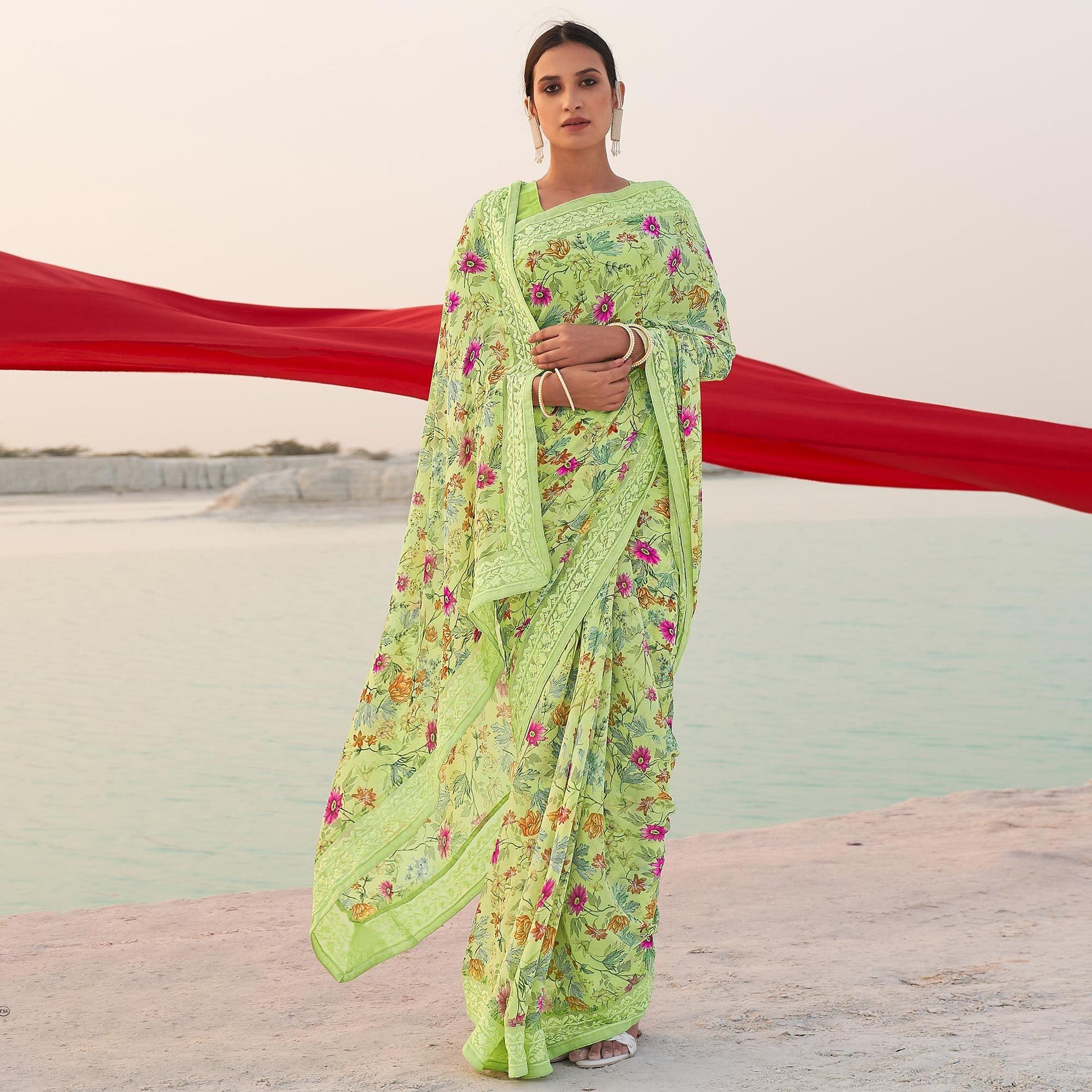 green-casual-wear-floral-printed-georgette-saree-142342