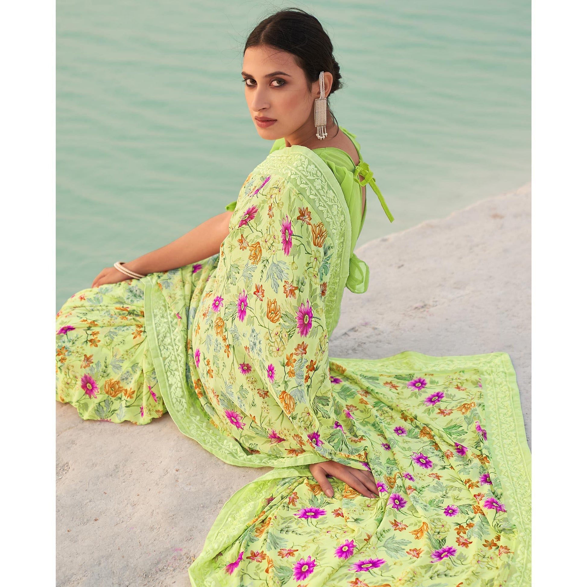 green-casual-wear-floral-printed-georgette-saree-142342