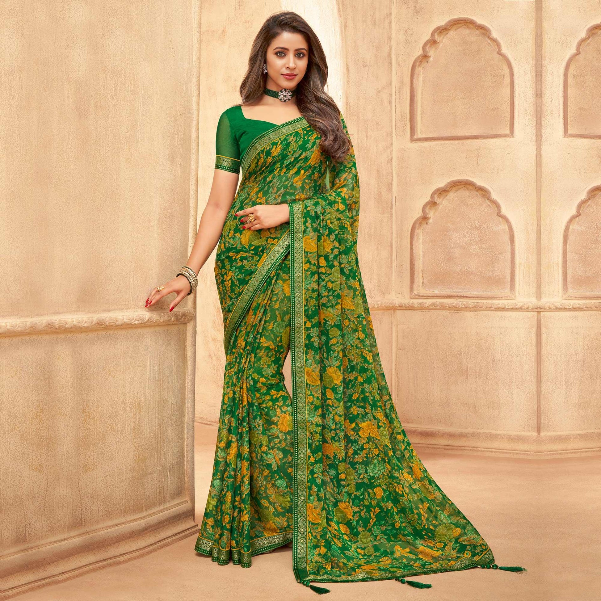 green-casual-wear-floral-printed-with-tassels-chiffon-saree-109122