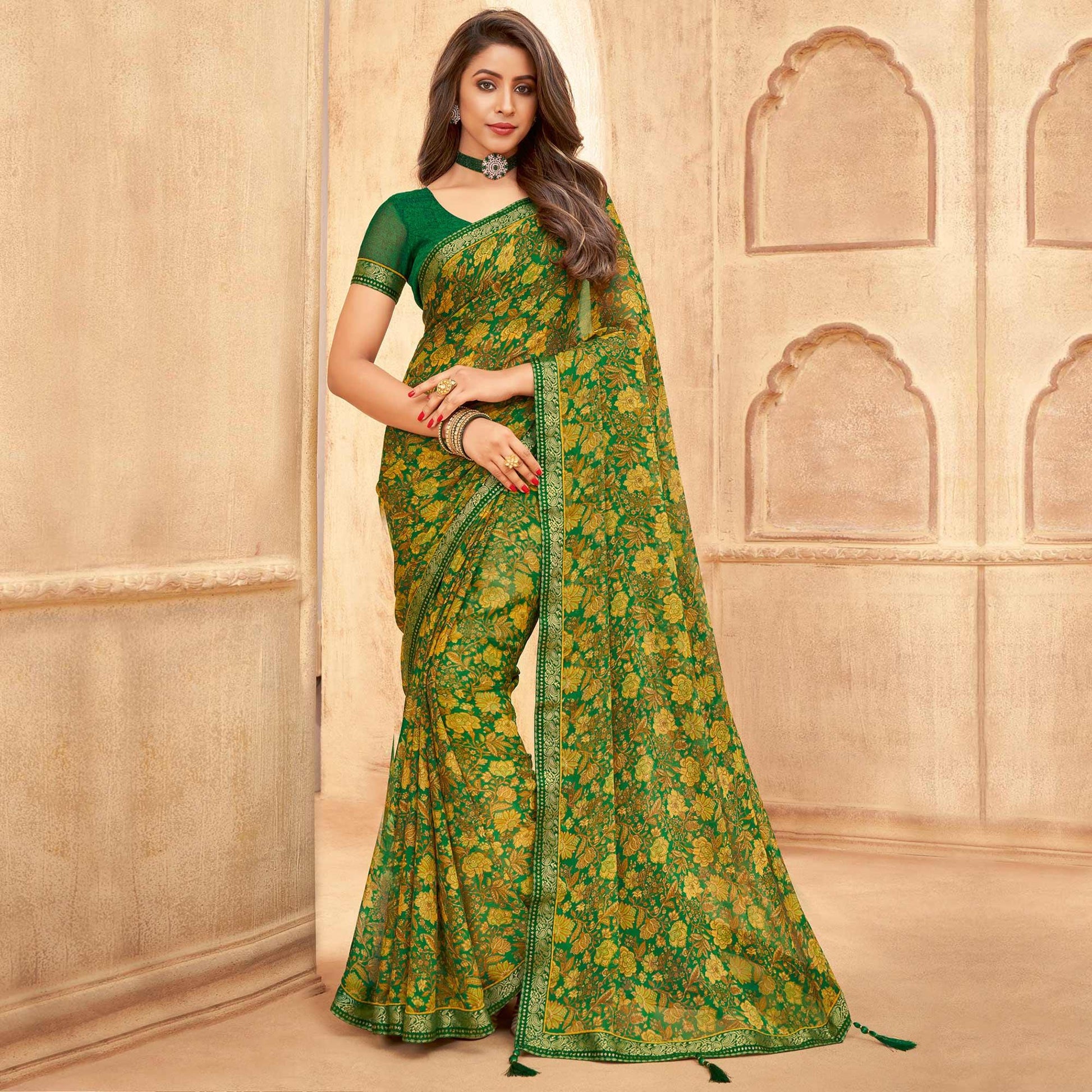 green-casual-wear-floral-printed-with-tassels-chiffon-saree-109126