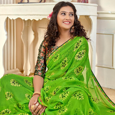 green-casual-wear-foil-printed-pure-chiffon-saree-120676