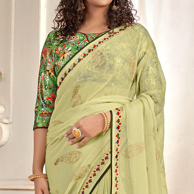 green-casual-wear-foil-printed-pure-chiffon-saree-120679