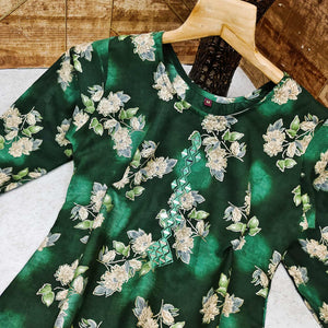 green-casual-wear-mirror-printed-ruby-cotton-kurti-pant-set-136611