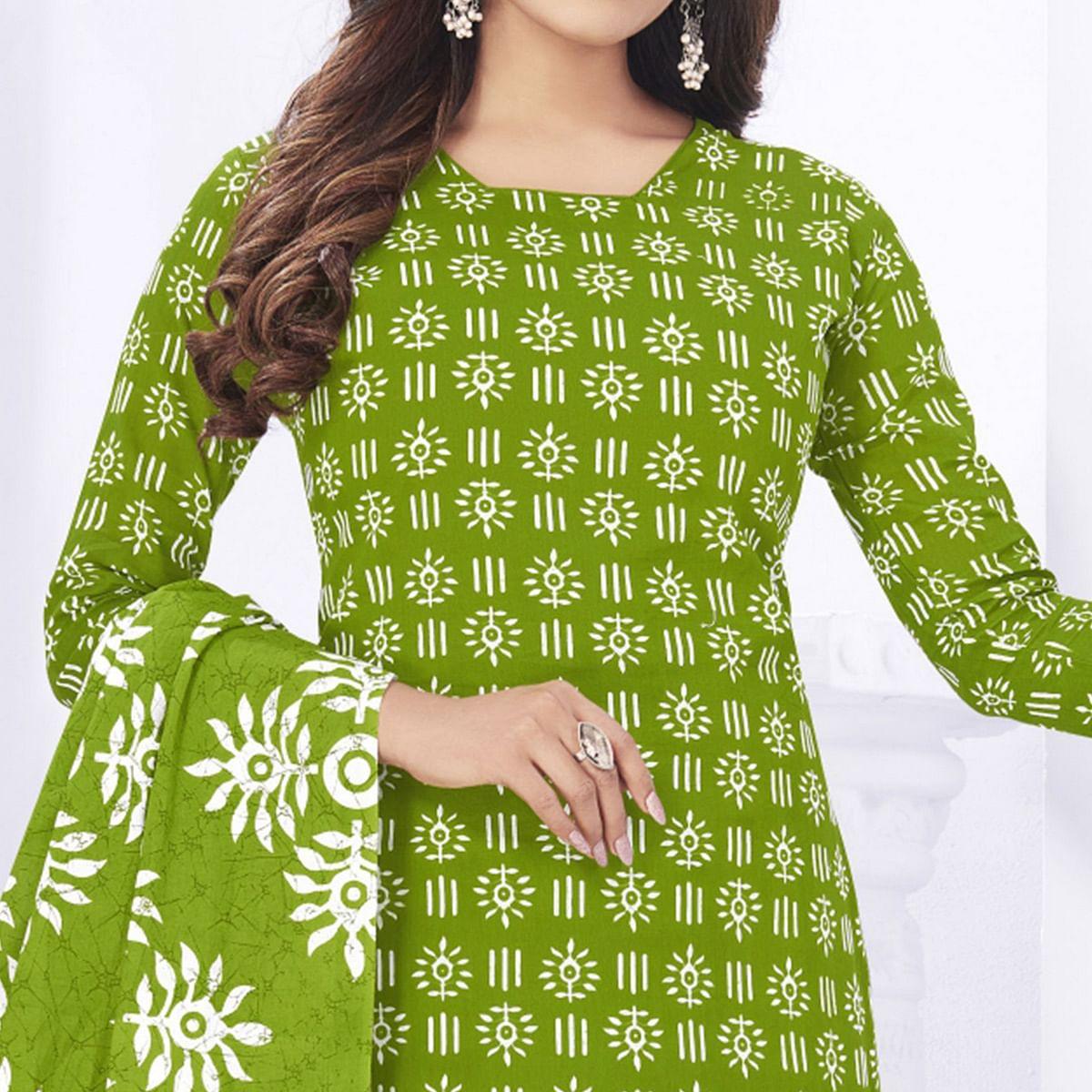 green-casual-wear-printed-cotton-dress-material-141667