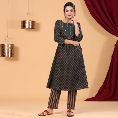 green-casual-wear-printed-cotton-kurti-pant-set-122827
