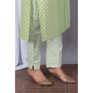 green-casual-wear-printed-cotton-kurti-pant-set-138037