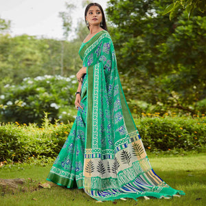 green-casual-wear-printed-pure-linen-saree-118928