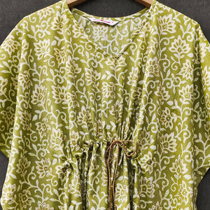 green-casual-wear-printed-rayon-top-140494