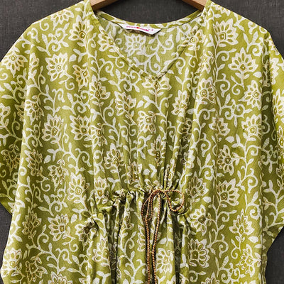 green-casual-wear-printed-rayon-top-140494