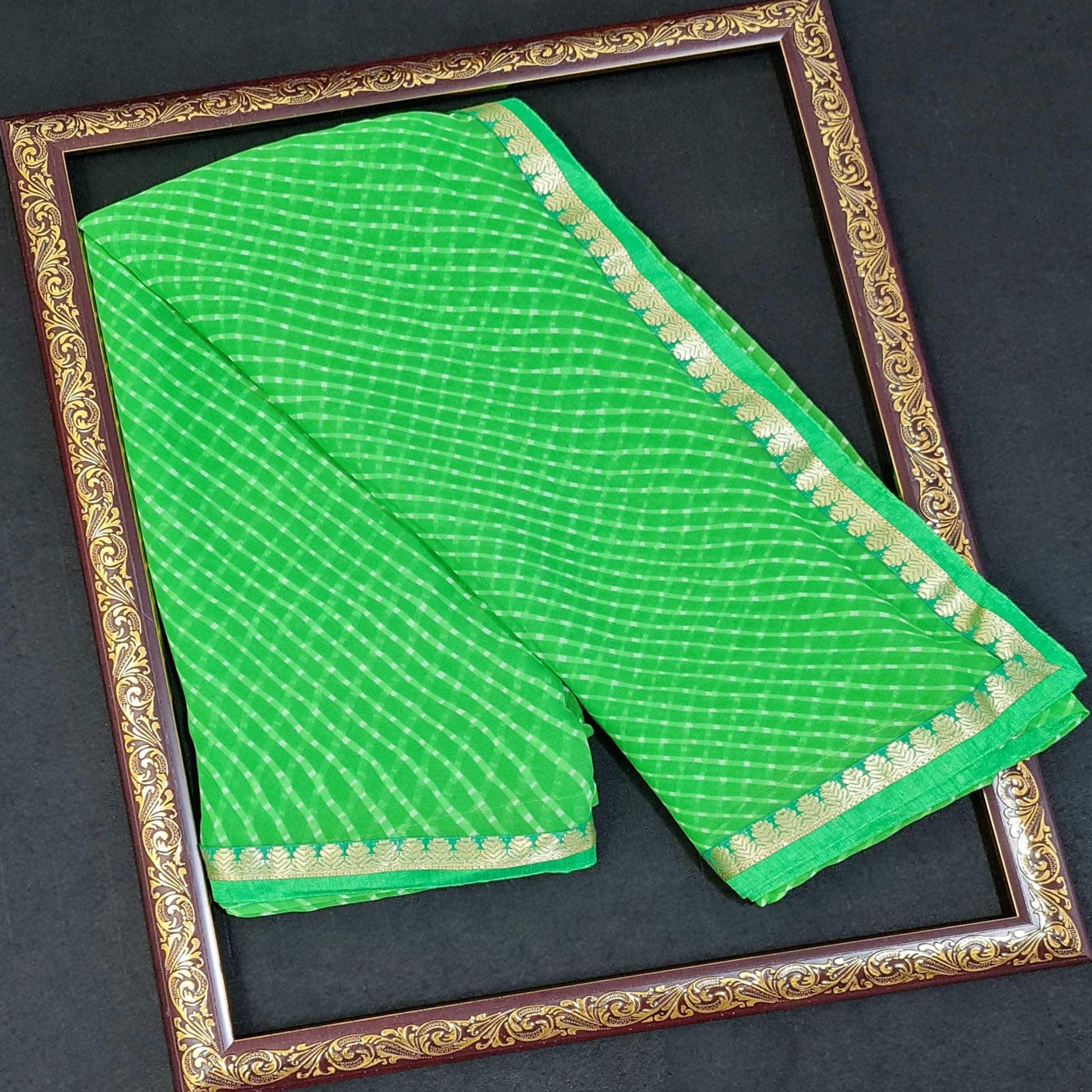 green-casual-wear-stripes-printed-georgette-saree-with-border-119455
