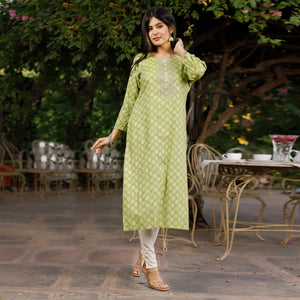 green-crayon-printed-rayon-kurti