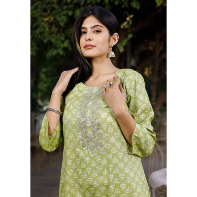 green-crayon-printed-rayon-kurti