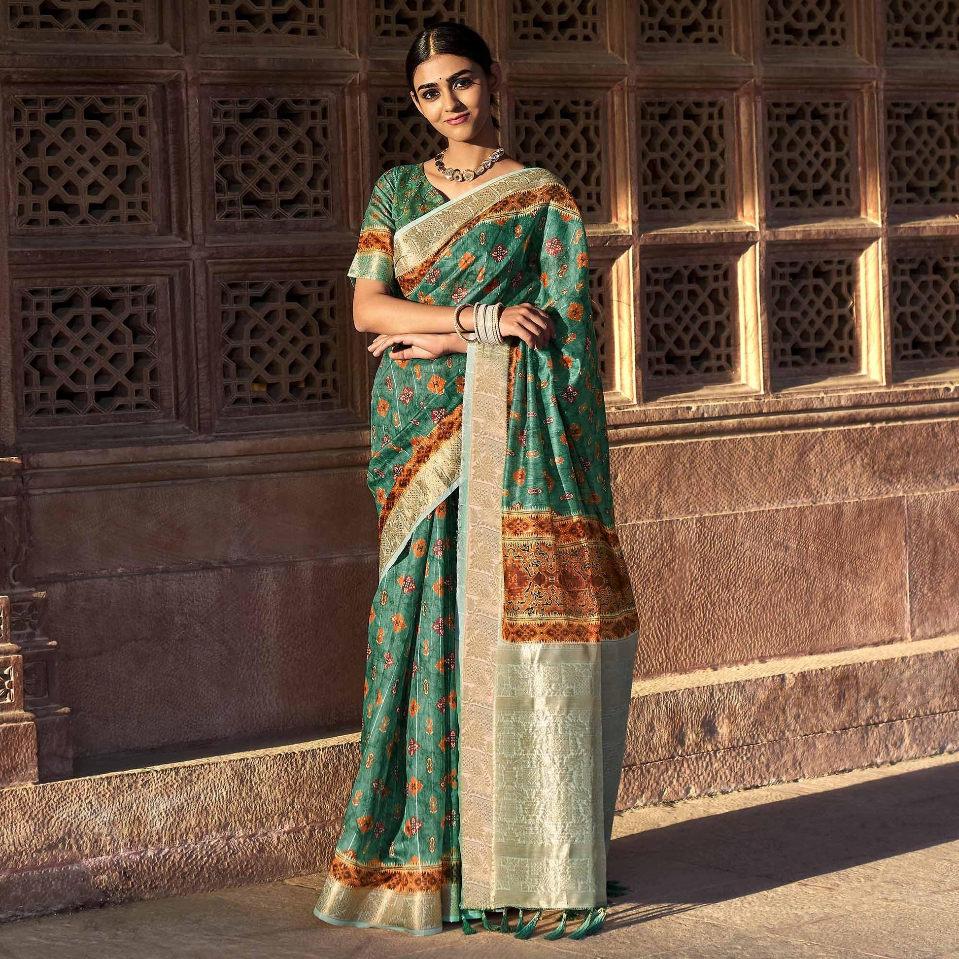 green-digital-printed-linen-saree-144881