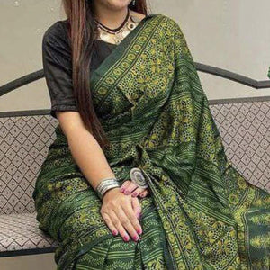 green-digital-printed-linen-saree-1