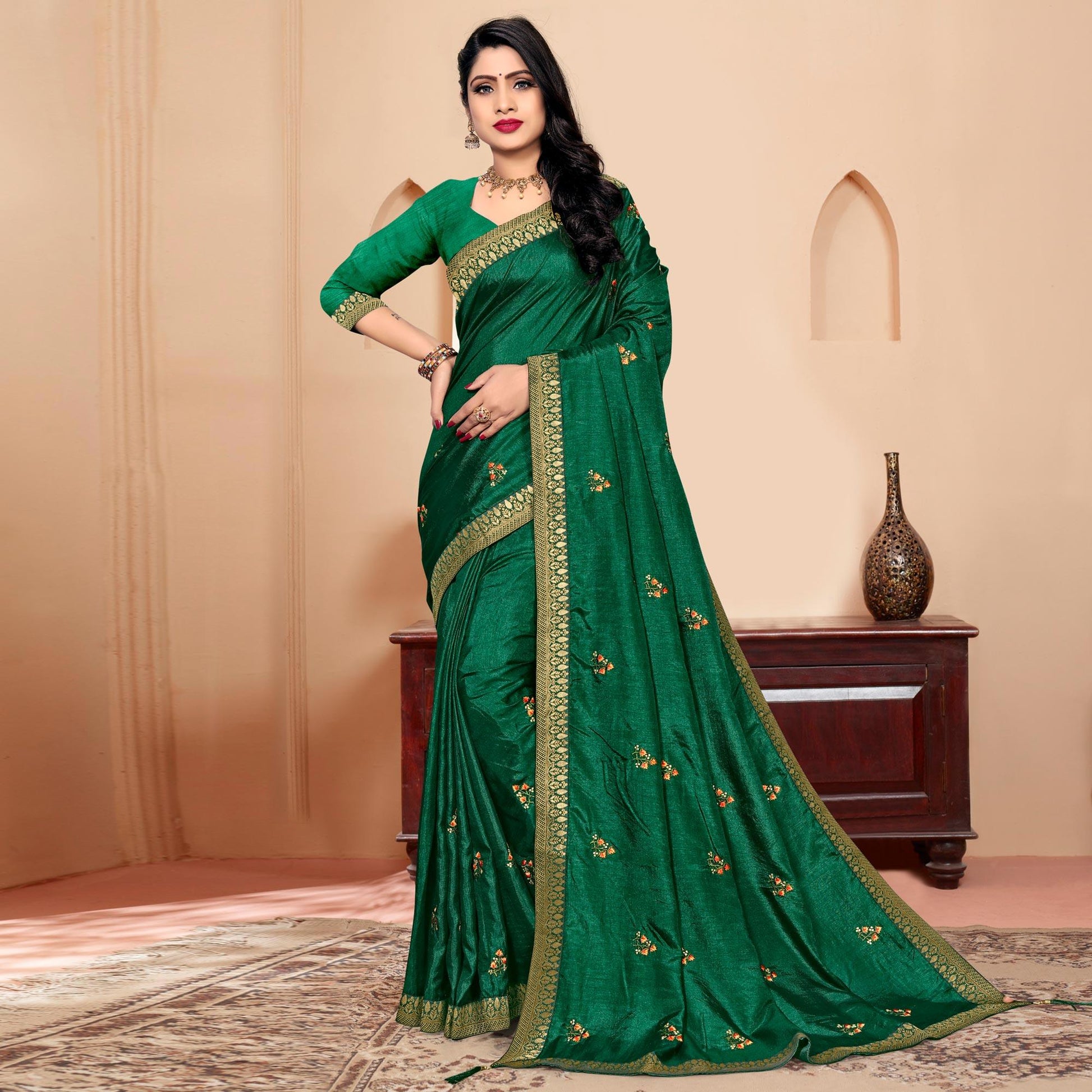 green-embroidered-vichitra-silk-saree-4