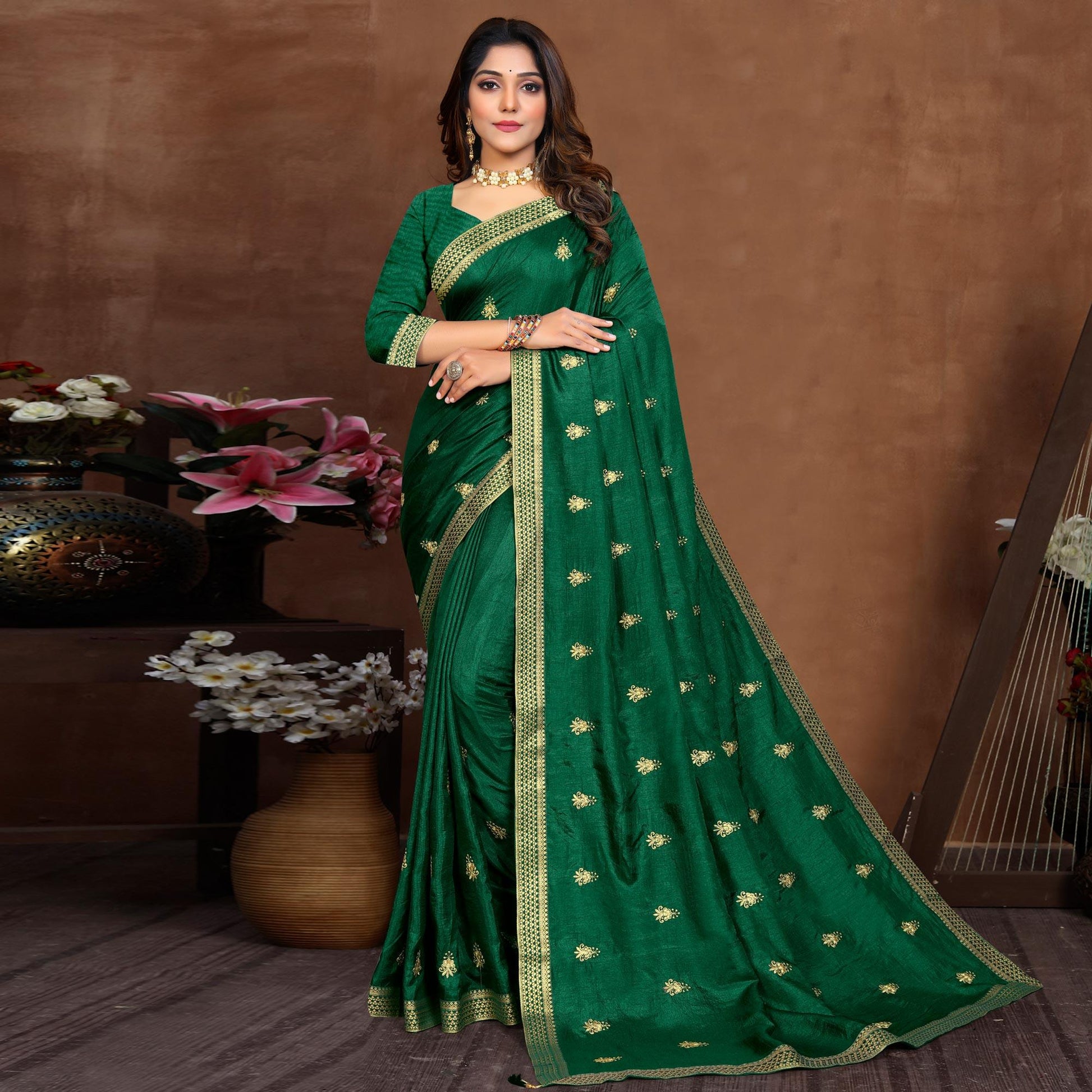 green-embroidered-vichitra-silk-saree-5
