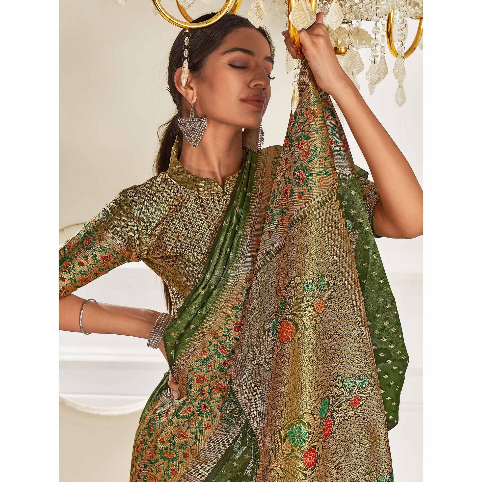 green-festive-wear-banarasi-woven-organza-saree-137766