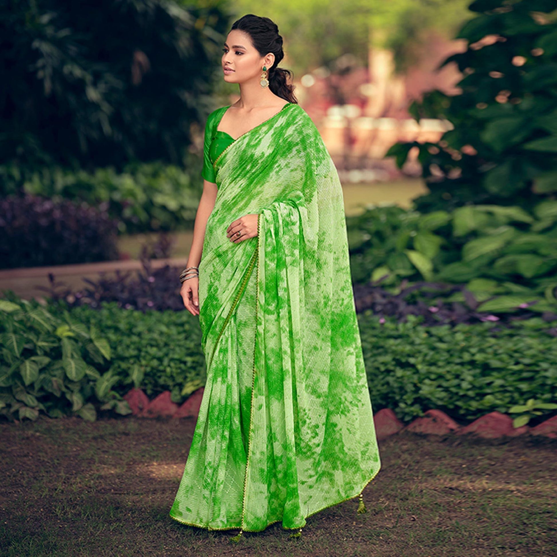 green-festive-wear-crochet-work-georgette-saree-127585