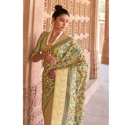 green-festive-wear-digital-printed-soft-silk-saree-with-viscose-zari-border-110766