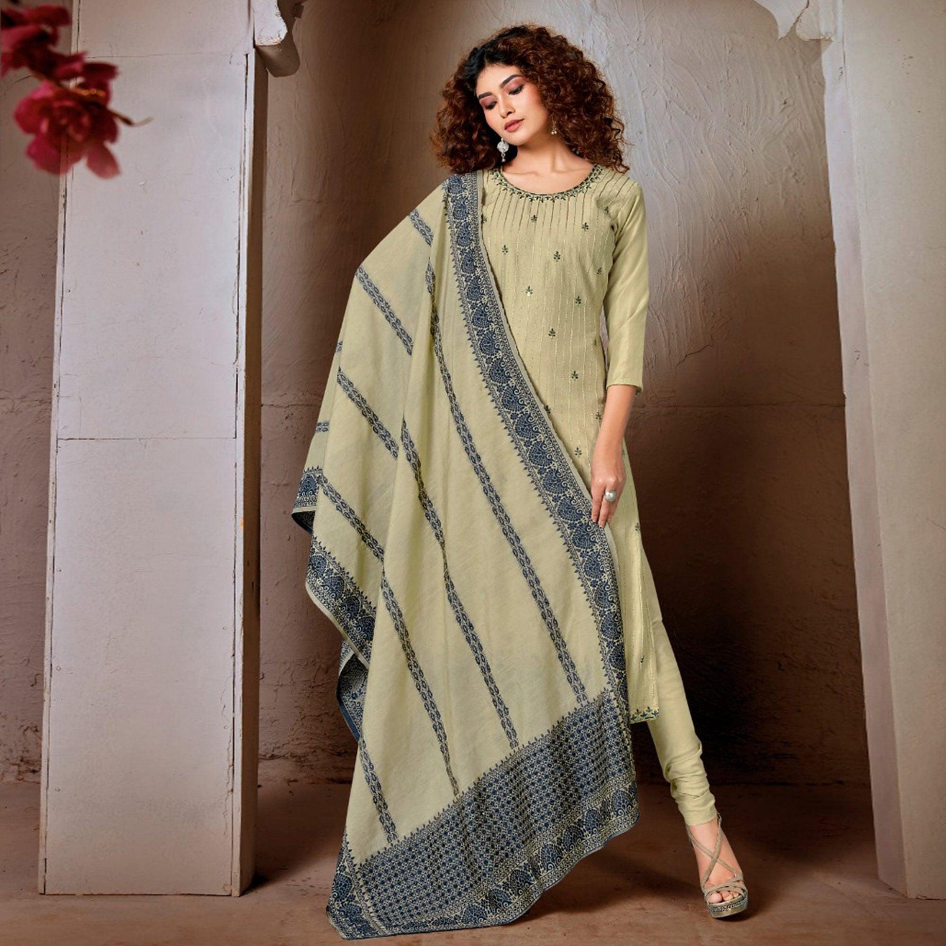green-festive-wear-embroidered-chanderi-suit-142140