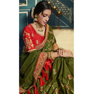 green-festive-wear-embroidered-silk-saree-123950